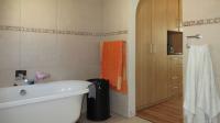 Main Bathroom - 10 square meters of property in Helderkruin