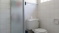 Bathroom 2 - 5 square meters of property in Strathavon