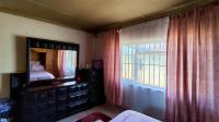 Main Bedroom - 17 square meters of property in Spruitview