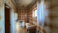 Main Bathroom - 7 square meters of property in Spruitview