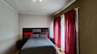 Bed Room 1 - 14 square meters of property in Visagiepark