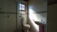 Bathroom 1 - 5 square meters of property in Andeon