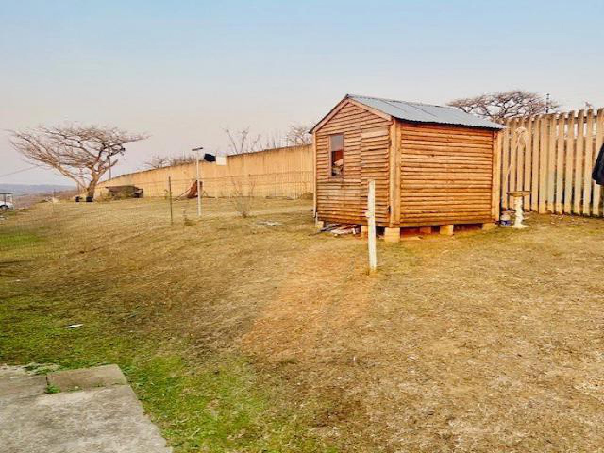 Backyard of property in Lincoln Meade