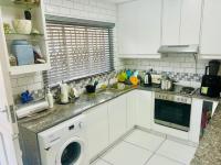 Kitchen of property in Lincoln Meade