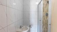 Bathroom 1 - 5 square meters of property in Bulwer (Dbn)