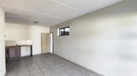 Lounges - 16 square meters of property in Benoni