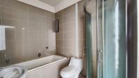 Main Bathroom - 7 square meters of property in Ravenswood