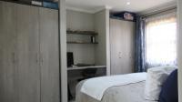 Main Bedroom - 13 square meters of property in Cosmo City