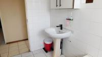 Bathroom 1 - 6 square meters of property in Woodlands - DBN