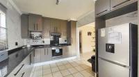 Kitchen - 14 square meters of property in Woodlands - DBN