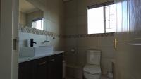 Bathroom 1 - 5 square meters of property in Northgate (JHB)