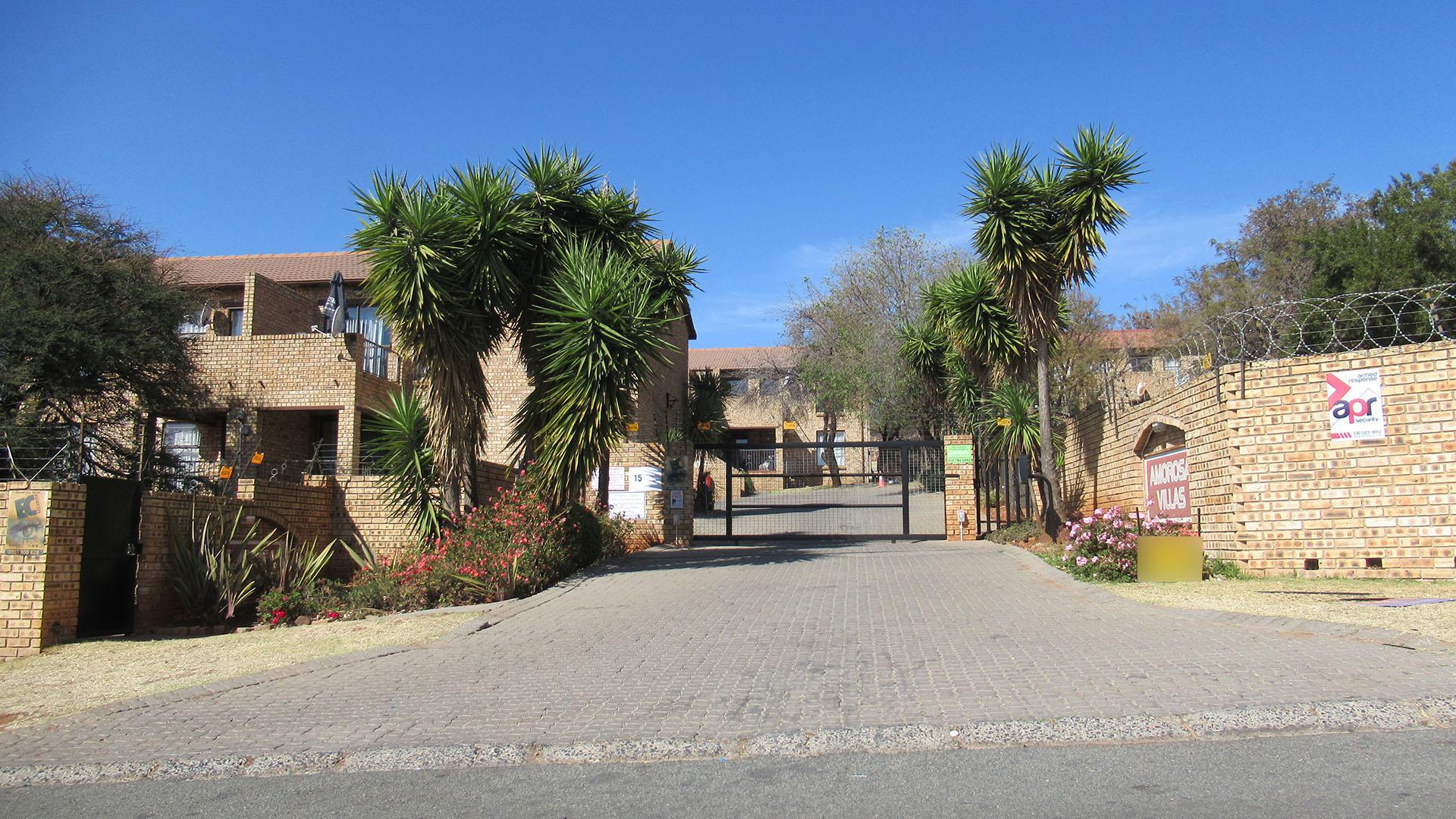 Front View of property in Amorosa