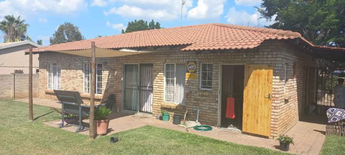 3 Bedroom House for Sale For Sale in Waterval East - MR641793