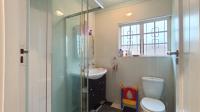 Bathroom 1 - 5 square meters of property in Bulwer (Dbn)