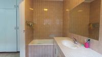 Bathroom 2 - 5 square meters of property in Bulwer (Dbn)