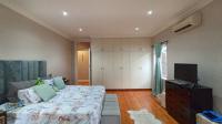 Main Bedroom - 30 square meters of property in Bulwer (Dbn)