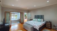 Main Bedroom - 30 square meters of property in Bulwer (Dbn)