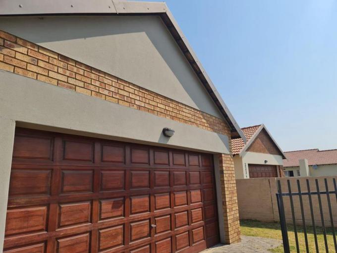 3 Bedroom House for Sale For Sale in Waterval East - MR641799