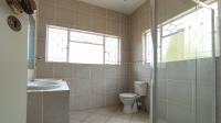 Main Bathroom - 10 square meters of property in Linden