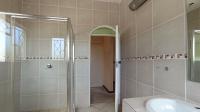 Main Bathroom - 10 square meters of property in Linden