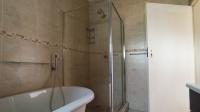 Bathroom 1 - 7 square meters of property in Linden