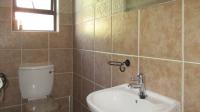 Guest Toilet - 2 square meters of property in Beverley