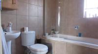 Bathroom 1 - 6 square meters of property in Olifantsvlei 327-Iq