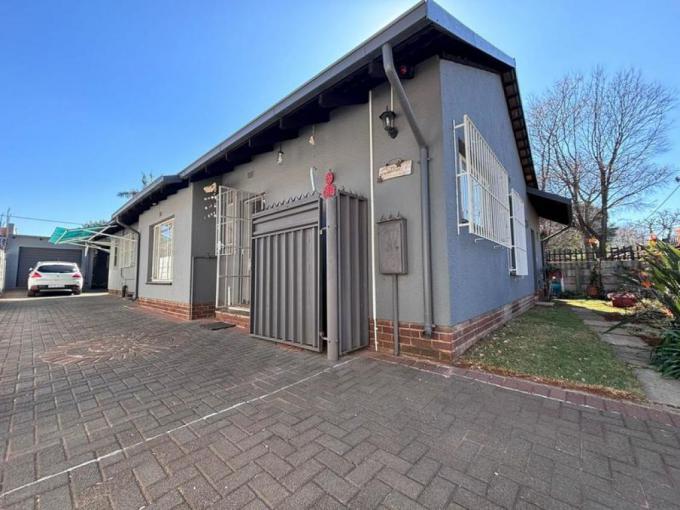 3 Bedroom House for Sale For Sale in Westdene (JHB) - MR641877