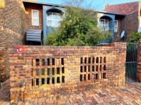 2 Bedroom 1 Bathroom Simplex for Sale for sale in Garsfontein