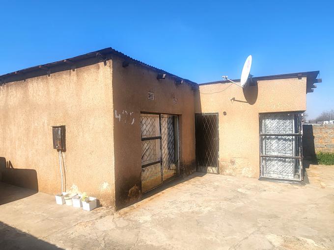 4 Bedroom House for Sale For Sale in Katlehong - MR642259