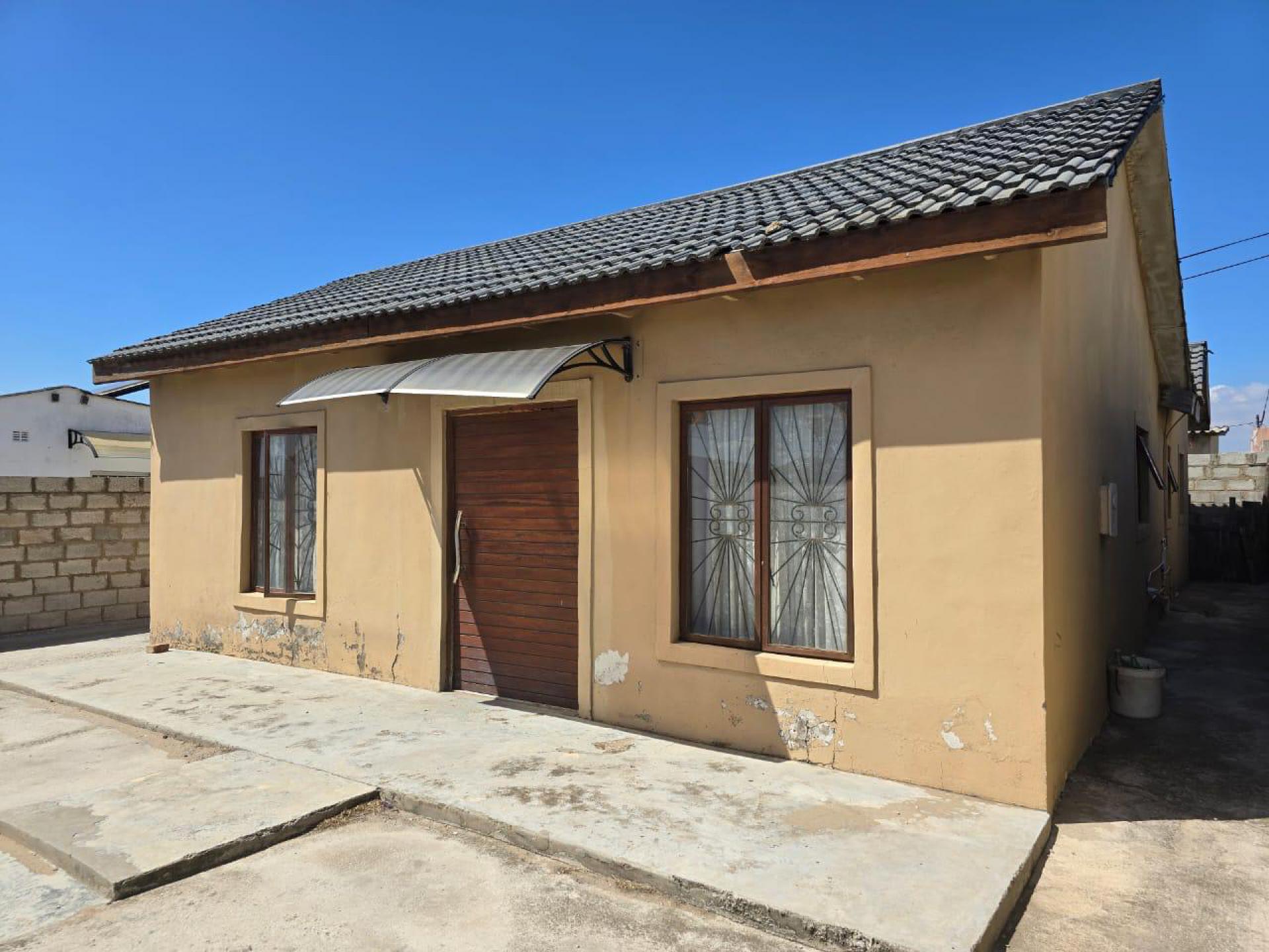  of property in Ibhayi (Zwide)