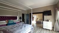 Main Bedroom - 30 square meters of property in Midstream Estate