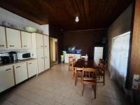 Kitchen of property in Villiers