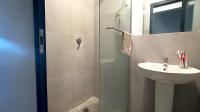 Bathroom 1 - 5 square meters of property in Parklands