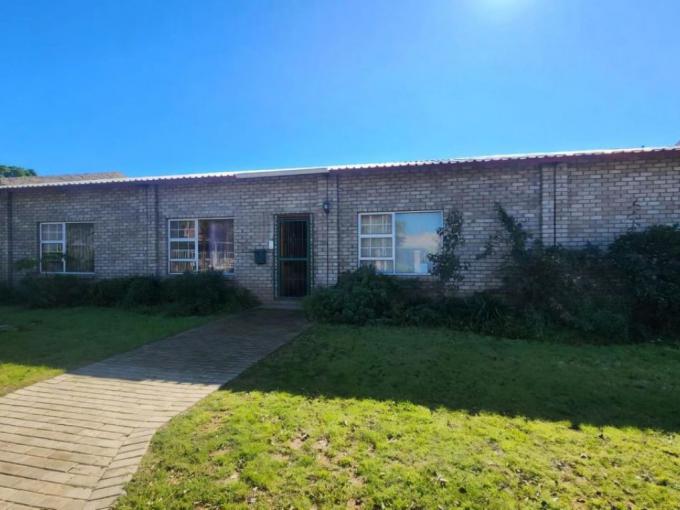 3 Bedroom House for Sale For Sale in Oudtshoorn - MR642592