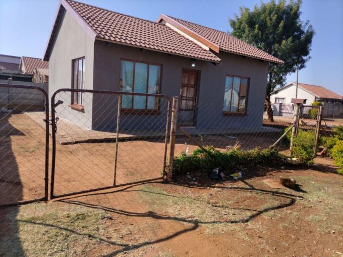 2 Bedroom House for Sale For Sale in Boitekong - MR642647