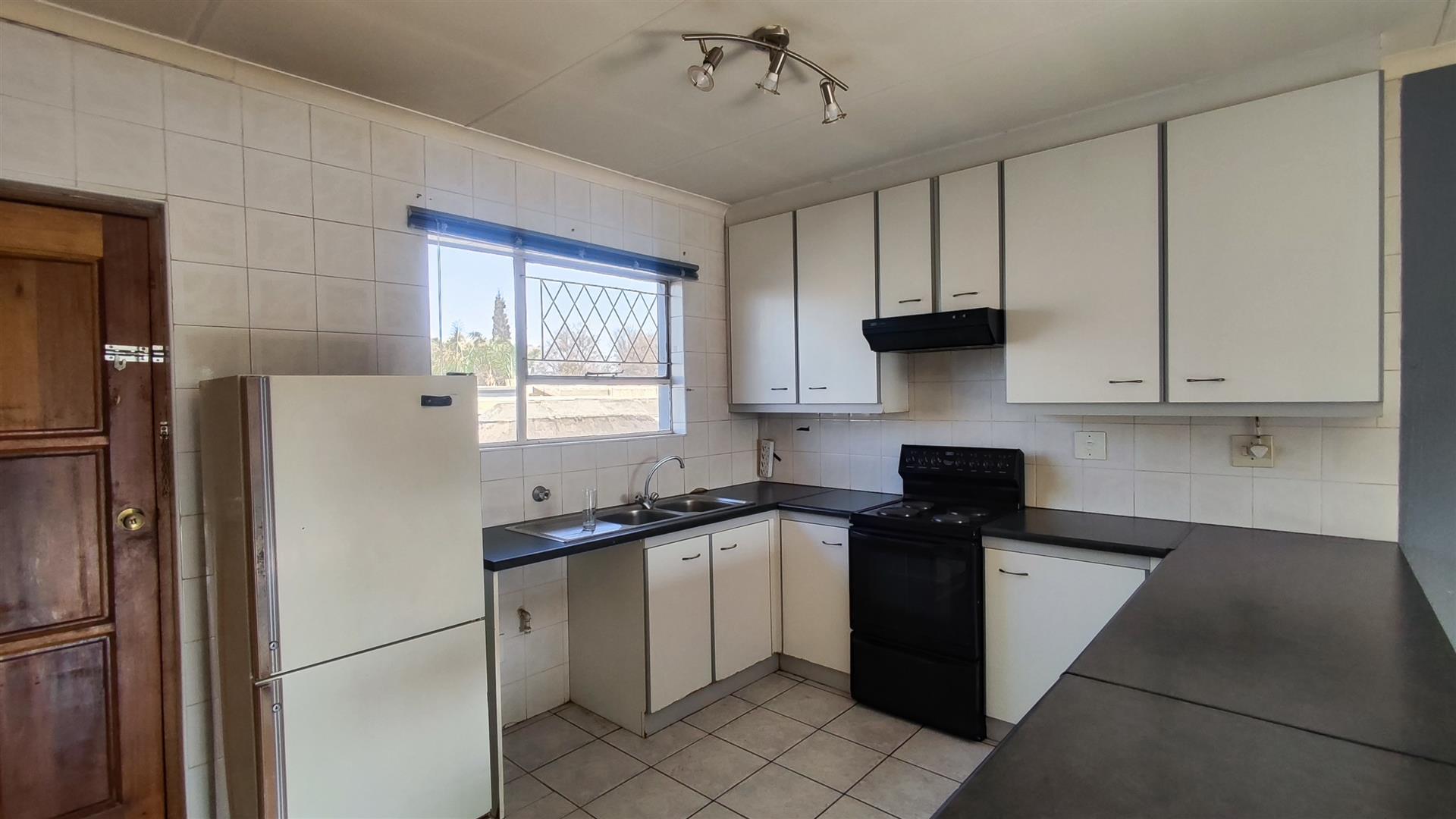 Kitchen - 14 square meters of property in Raceview