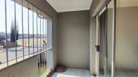 Balcony - 6 square meters of property in Raceview