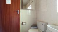 Bathroom 1 - 6 square meters of property in Mondeor