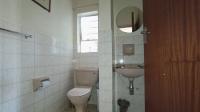 Guest Toilet - 3 square meters of property in Mondeor