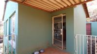 Patio - 32 square meters of property in Mondeor