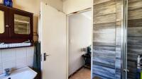 Main Bathroom - 6 square meters of property in Verwoerdpark