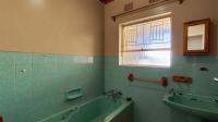 Bathroom 1 - 4 square meters of property in Vanderbijlpark