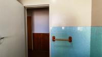 Bathroom 1 - 4 square meters of property in Vanderbijlpark