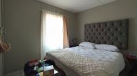 Bed Room 1 - 11 square meters of property in Heuweloord