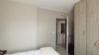 Bed Room 1 - 11 square meters of property in Heuweloord