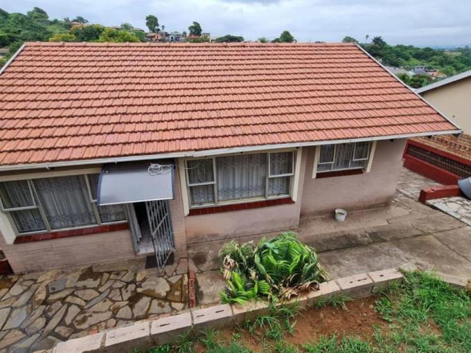 3 Bedroom House for Sale For Sale in Montclair (Dbn) - MR642822