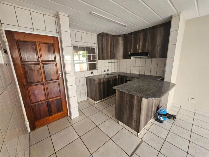 2 Bedroom Apartment for Sale For Sale in Die Hoewes - MR642839