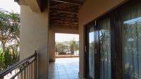 Balcony - 76 square meters of property in Maroeladal