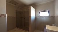 Main Bathroom - 17 square meters of property in Maroeladal